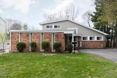 29 Berryman Dr, Amherst, NY 14226