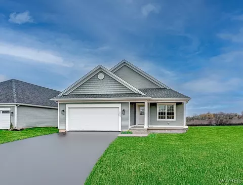 6687 Curtis Ct, Lockport, NY 14094