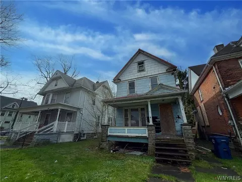 1879 Pierce Ave, Niagara Falls, NY 14301