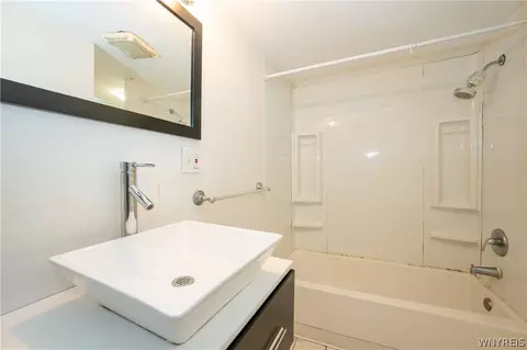 Bath - 884 Eagle St #N, Buffalo, NY 14210 photo 2 of 3