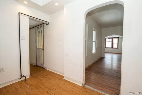 Entry Way - 884 Eagle St #N, Buffalo, NY 14210 photo 3 of 5