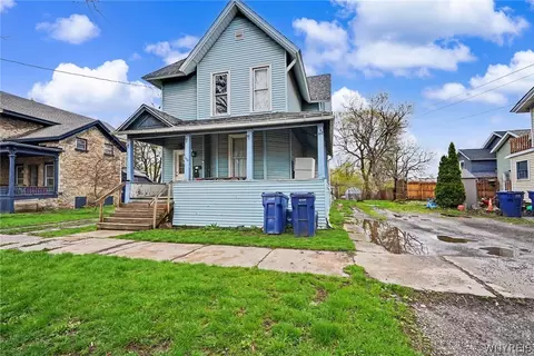 129 Lock St, Lockport, NY 14094