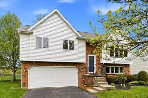 141 Lyndhurst Rd, Amherst, NY 14221
