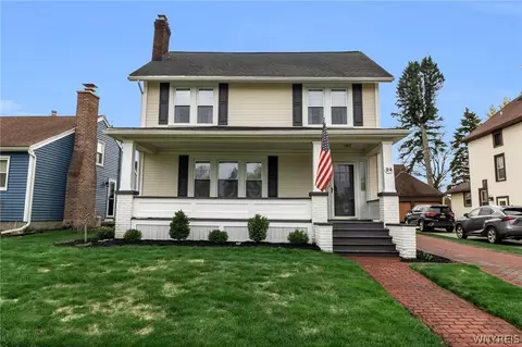 24 Grasmere Rd, Lockport, NY 14094