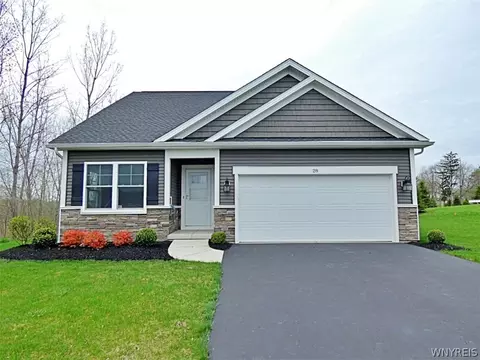 6385 Boston State Rd #28, Hamburg, NY 14075