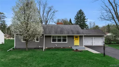1049 Lawrence Ave, Aurora, NY 14052