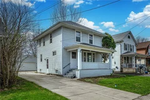 35 Fuller Ave, Tonawanda, NY 14150