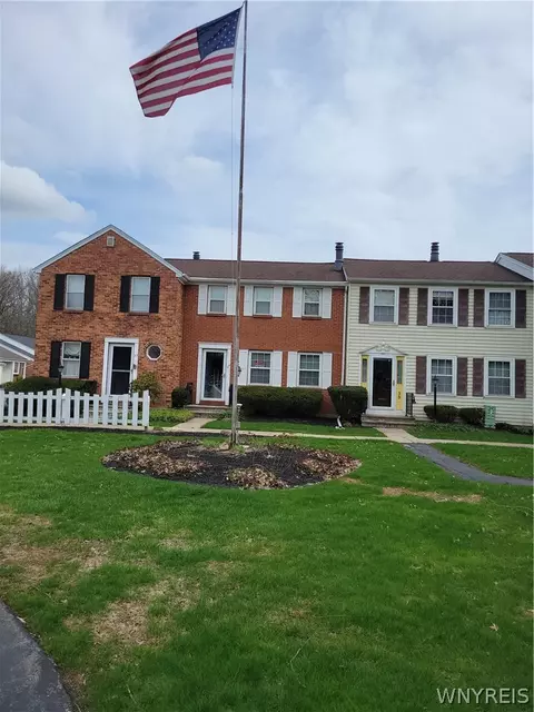 34 The Cmn, Lockport, NY 14094