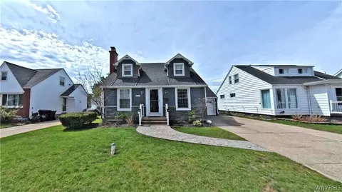 666 Evergreen Dr, Tonawanda, NY 14150