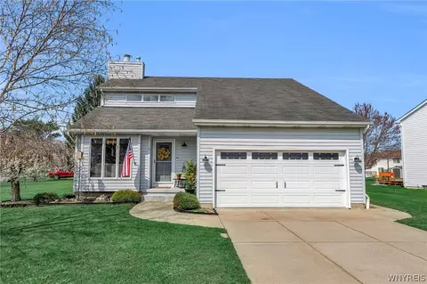 2 W Lake Forest Pkwy, Lancaster, NY 14086