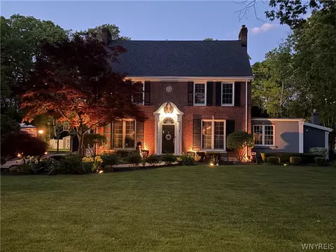 5079 Forest Rd, Lewiston, NY 14092