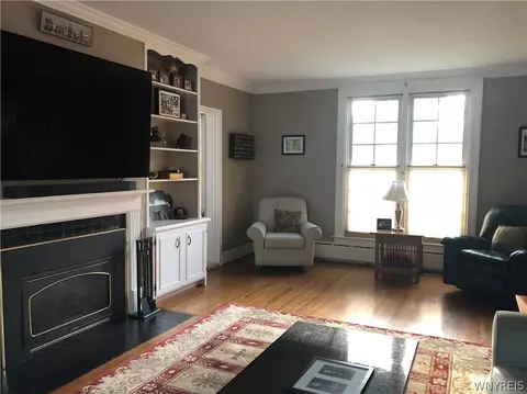 5079 Forest Rd, Lewiston, NY 14092