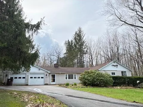 3811 Schintzius Rd, Eden, NY 14057