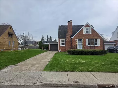 121 Cedar Rd, Cheektowaga, NY 14215