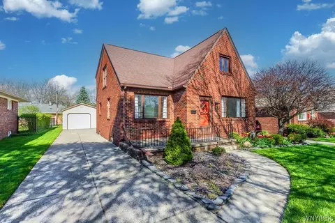 440 Walton Dr, Cheektowaga, NY 14225