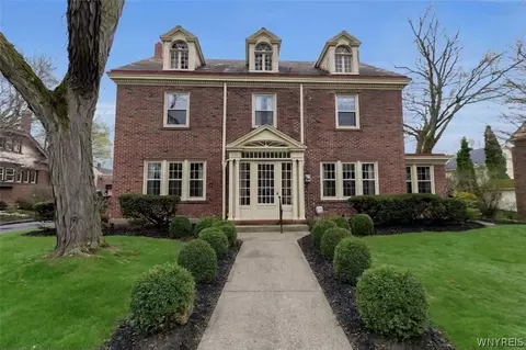 915 James Ave, Niagara Falls, NY 14305