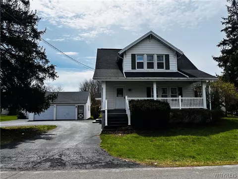 2898 Tallman St, Wheatfield, NY 14132