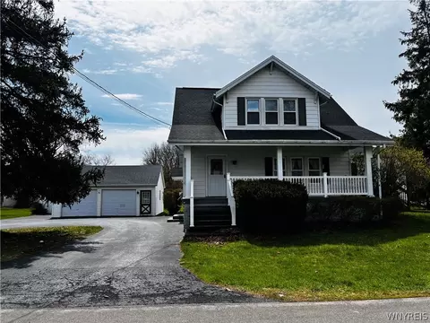 2898 Tallman St, Wheatfield, NY 14132