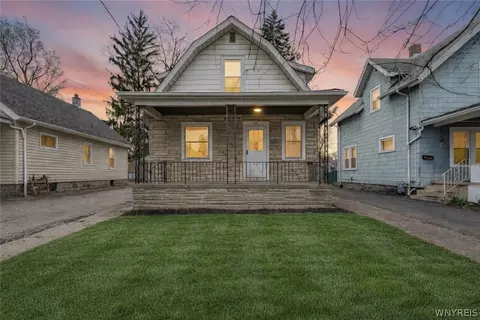 216 74th St, Niagara Falls, NY 14304