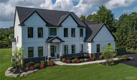 7424 Jewett Holmwood Rd, Orchard Park, NY 14127