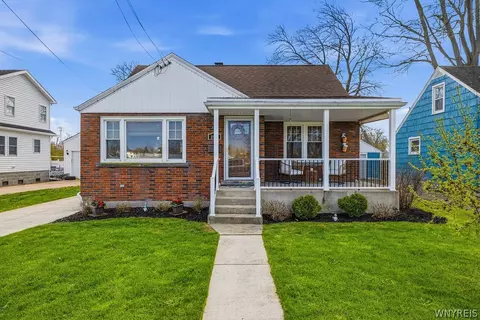 8935 Joliet Ave, Niagara Falls, NY 14304