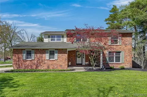 130 Paradise Rd, East Amherst, NY 14051