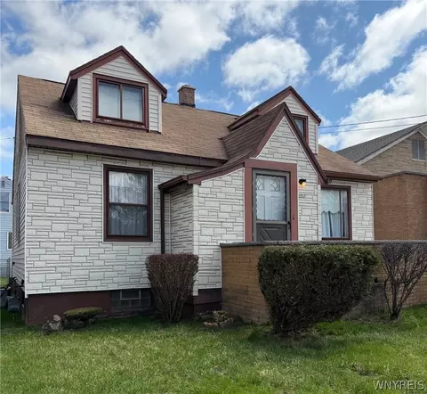 1915 Hyde Park Blvd, Niagara Falls, NY 14305