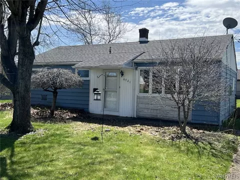 6721 Lindbergh Ave, Niagara Falls, NY 14304