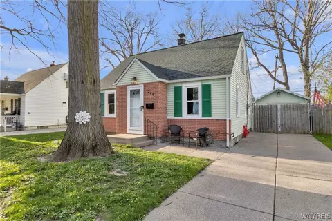 214 Woodland Dr, Buffalo, NY 14223