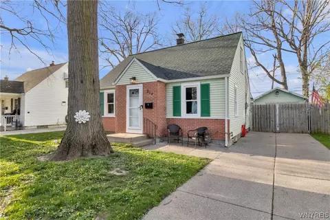 214 Woodland Dr, Buffalo, NY 14223
