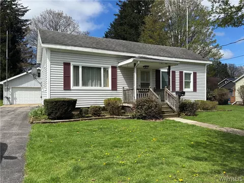 15 Clough Ave, Arcade, NY 14009