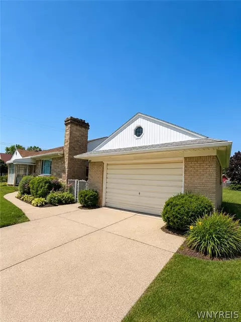 910 George Urban Blvd, Cheektowaga, NY 14225