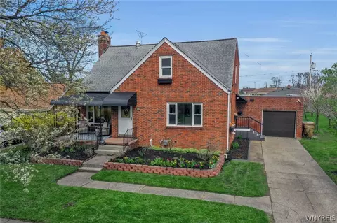 87 Lynncrest, Cheektowaga, NY 14225