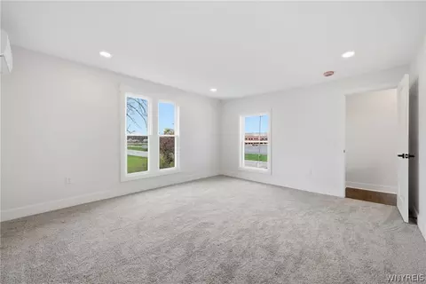 Bedroom - 4350 Mapleton Rd, Pendleton, NY 14094 photo 5 of 8