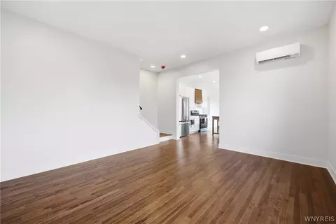 Living - 4350 Mapleton Rd, Pendleton, NY 14094 photo 1 of 4