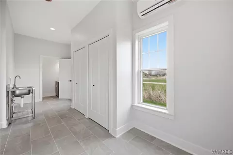 Entry Way - 4350 Mapleton Rd, Pendleton, NY 14094 photo 2 of 3