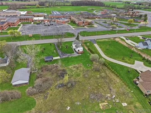 View/Area - 4350 Mapleton Rd, Pendleton, NY 14094 photo 5 of 6