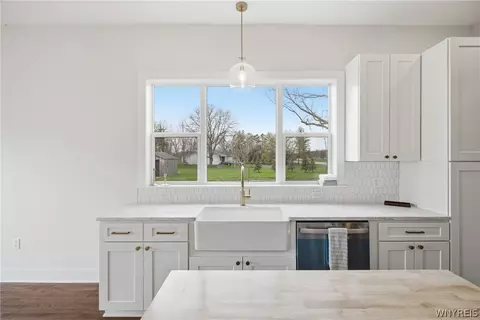 Kitchen - 4350 Mapleton Rd, Pendleton, NY 14094 photo 5 of 5