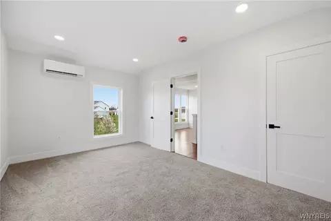 Bedroom - 4350 Mapleton Rd, Pendleton, NY 14094 photo 6 of 8