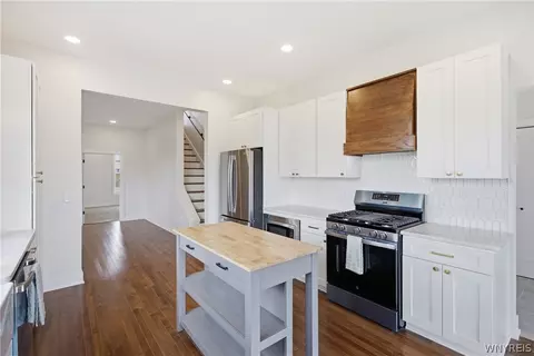 Kitchen - 4350 Mapleton Rd, Pendleton, NY 14094 photo 4 of 5