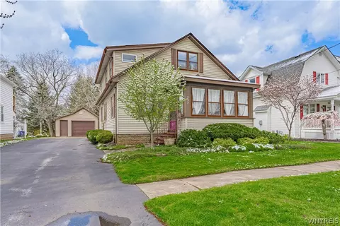 297 Pine St, Lockport, NY 14094