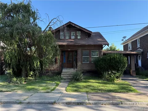 368 Spruce Ave, Niagara Falls, NY 14301