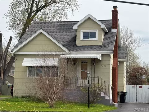 1225 N Military Rd, Niagara Falls, NY 14304