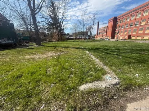1387 Broadway, Buffalo, NY 14212