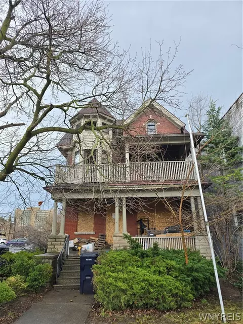 729 Main St, Niagara Falls, NY 14301