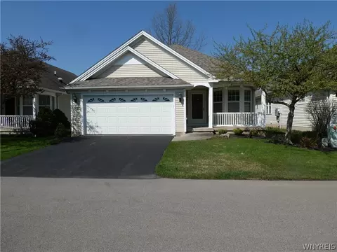 17 Parwood Trl, Depew, NY 14043