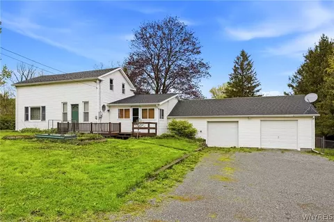 4767 Linden Rd, Bethany, NY 14054