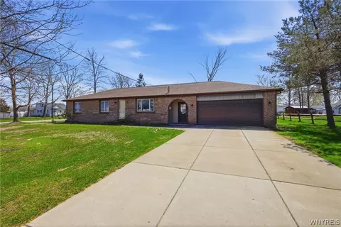 53 Fay St, Orchard Park, NY 14127