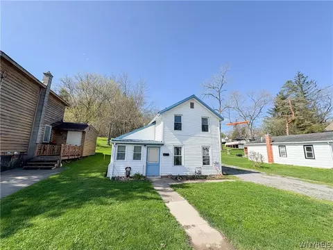 12 Railroad St, Attica, NY 14011