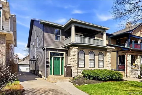 121 Fordham Dr, Buffalo, NY 14216